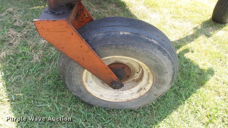 image for item DF4313 Hesston 6450 windrower