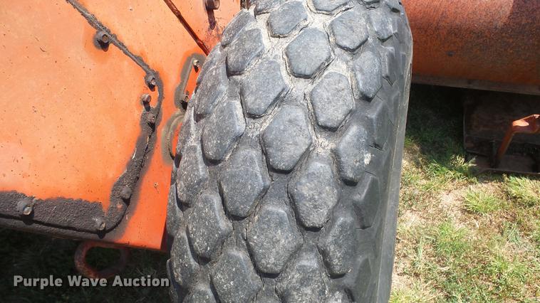 image for item DF4313 Hesston 6450 windrower