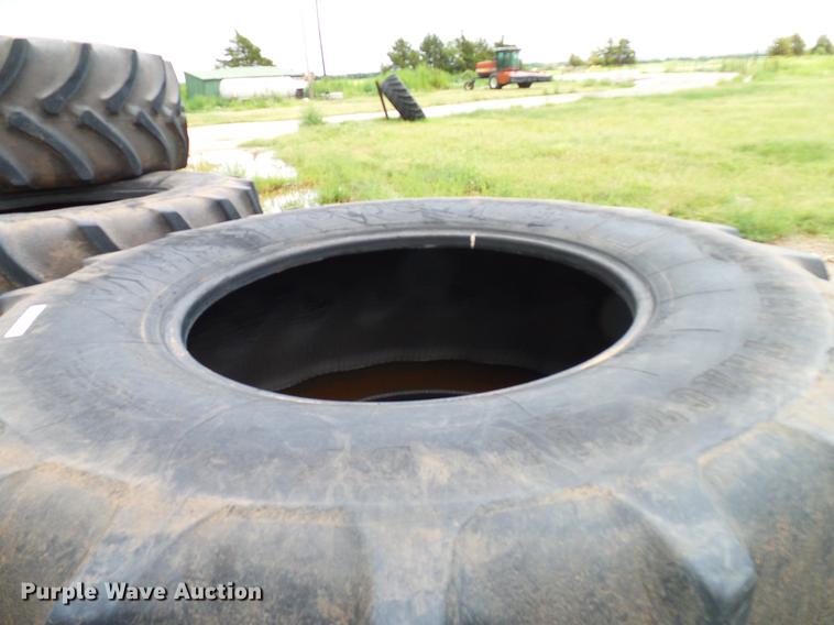 image for item EP9508 (7) Firestone 710/70R38 tires