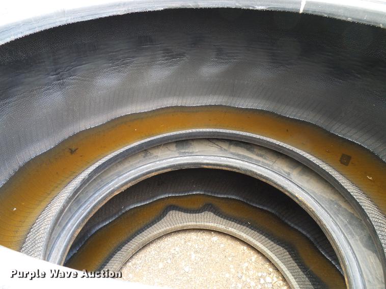 image for item EP9508 (7) Firestone 710/70R38 tires