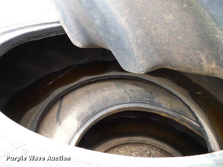 image for item EP9508 (7) Firestone 710/70R38 tires