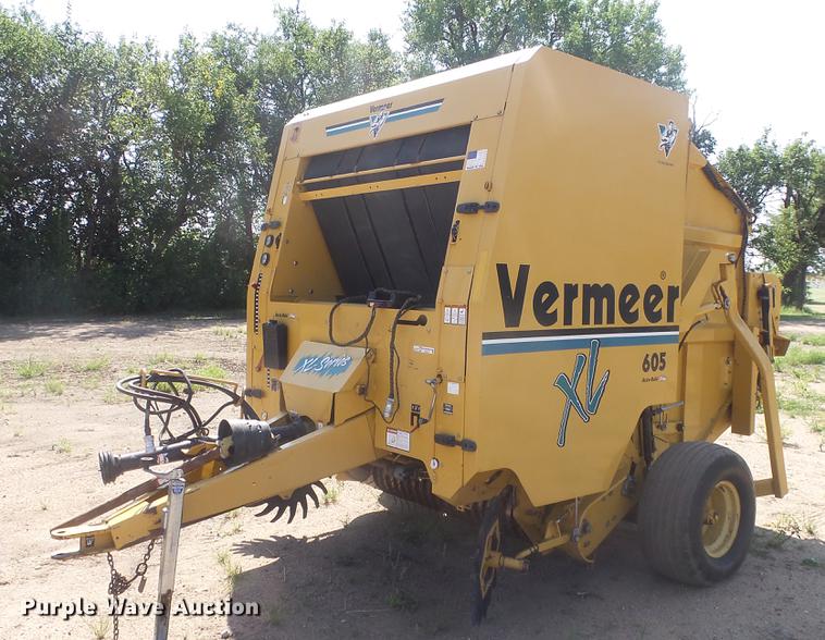 image for item ES9311 Vermeer 605XL round baler