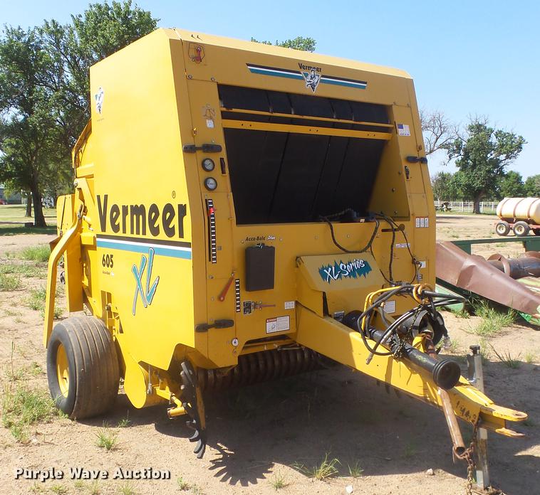 image for item ES9311 Vermeer 605XL round baler