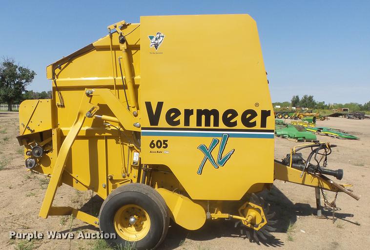 image for item ES9311 Vermeer 605XL round baler