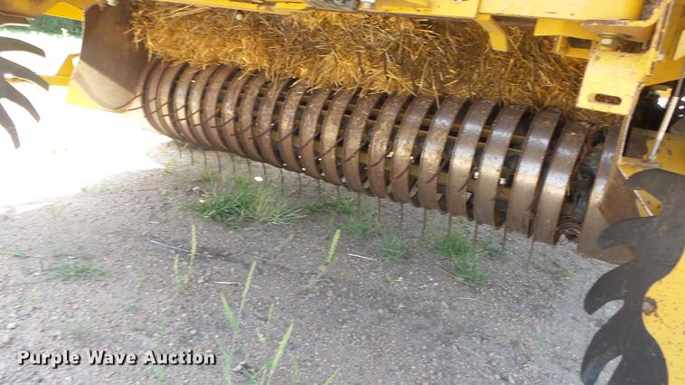 image for item ES9311 Vermeer 605XL round baler