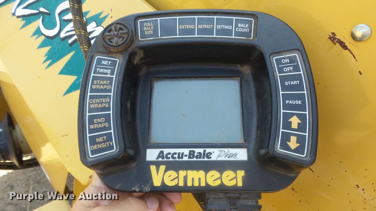 image for item ES9311 Vermeer 605XL round baler