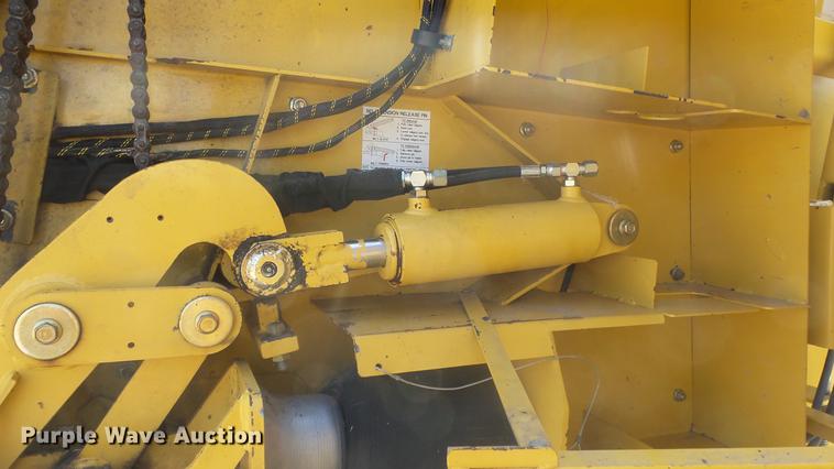 image for item ES9311 Vermeer 605XL round baler