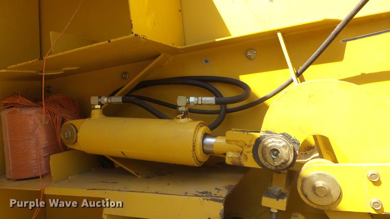 image for item ES9311 Vermeer 605XL round baler