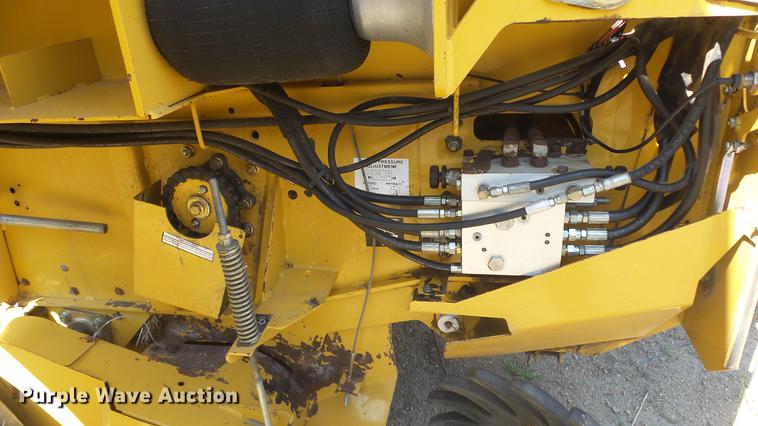 image for item ES9311 Vermeer 605XL round baler