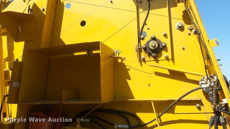 image for item ES9311 Vermeer 605XL round baler