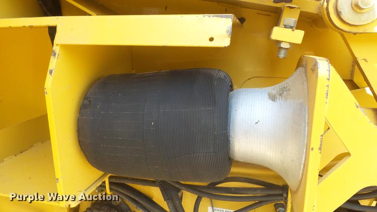 image for item ES9311 Vermeer 605XL round baler