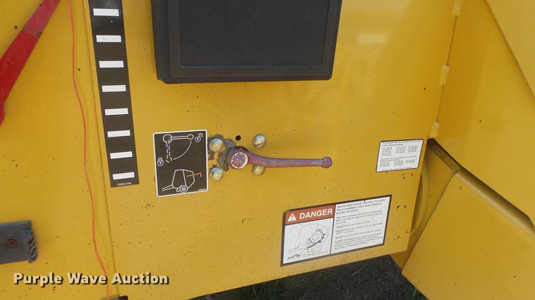 image for item ES9311 Vermeer 605XL round baler