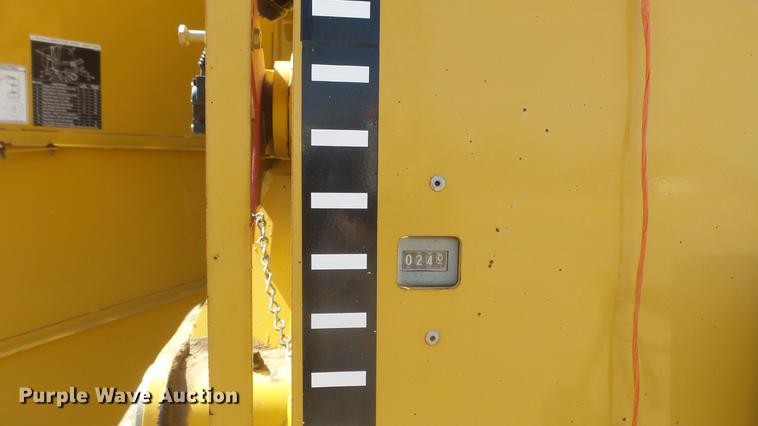 image for item ES9311 Vermeer 605XL round baler