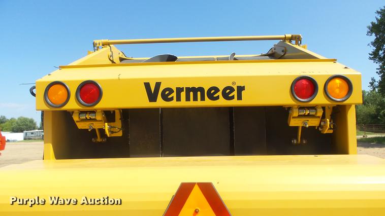image for item ES9311 Vermeer 605XL round baler