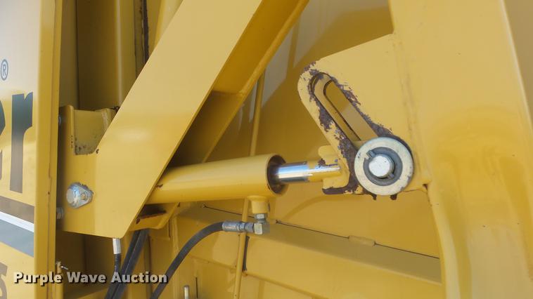 image for item ES9311 Vermeer 605XL round baler