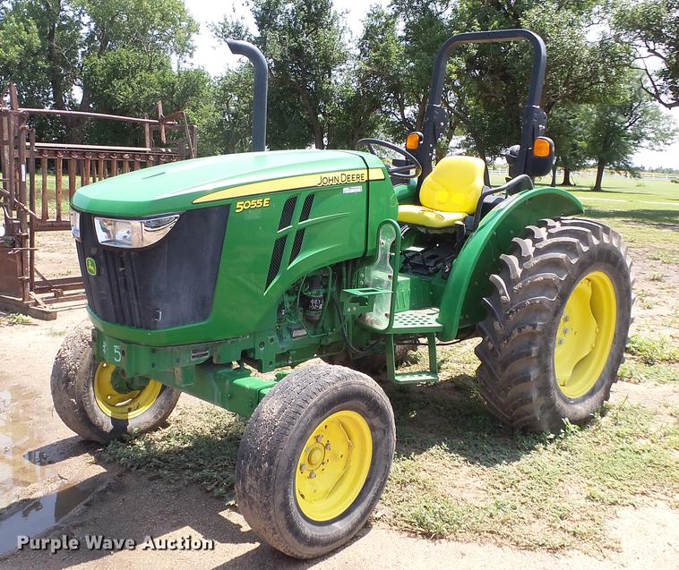 image for item ET9335 2015 John Deere 5055E tractor