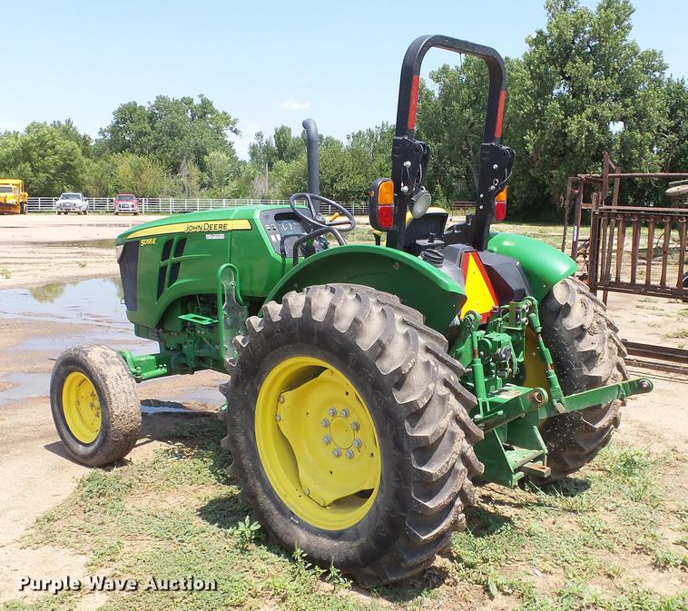 image for item ET9335 2015 John Deere 5055E tractor