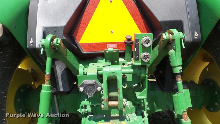 image for item ET9335 2015 John Deere 5055E tractor