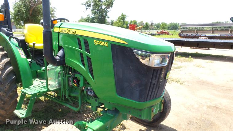 image for item ET9335 2015 John Deere 5055E tractor