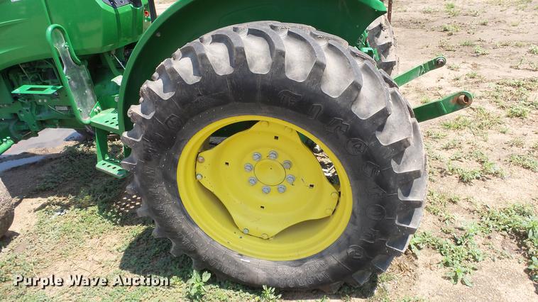 image for item ET9335 2015 John Deere 5055E tractor