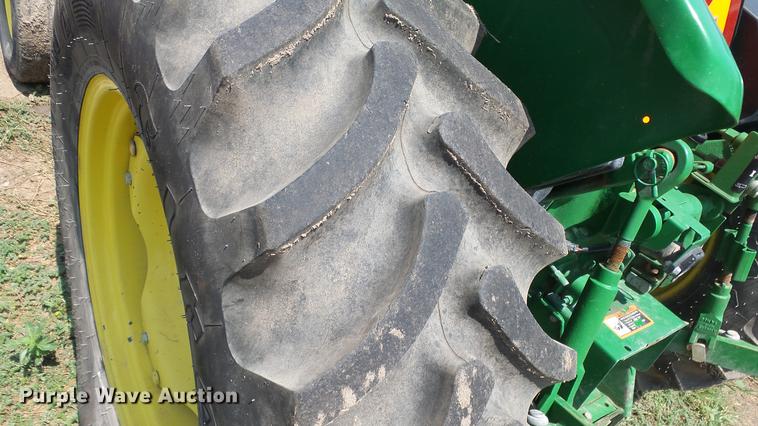 image for item ET9335 2015 John Deere 5055E tractor
