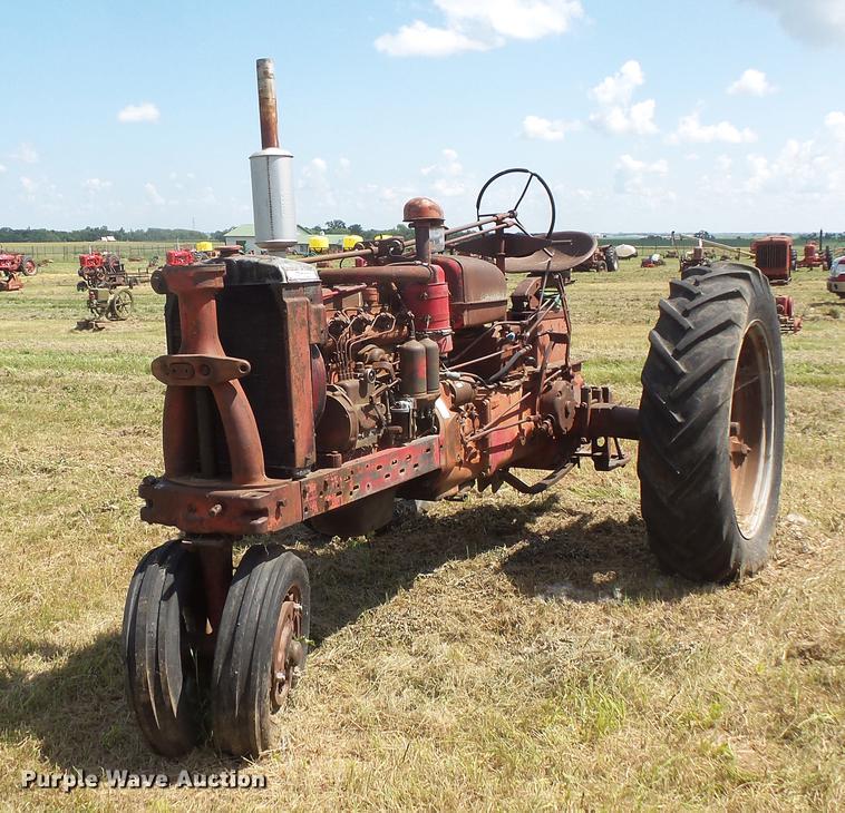 image for item EV9021 Farmall Super MD-TA tractor