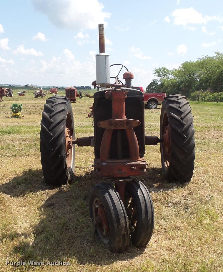 image for item EV9021 Farmall Super MD-TA tractor