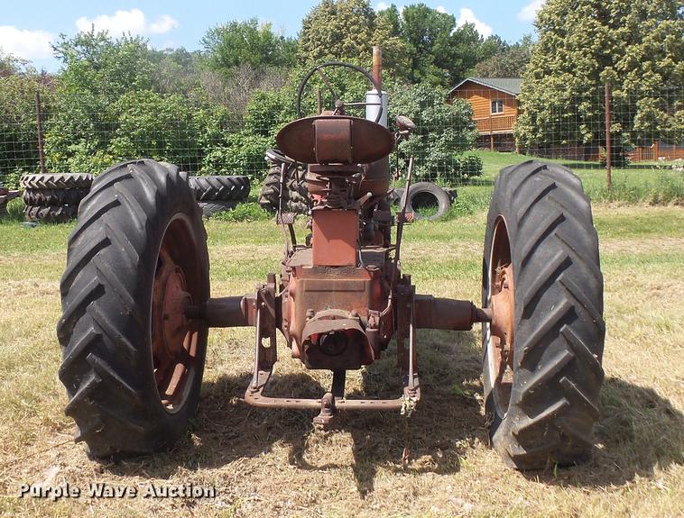 image for item EV9021 Farmall Super MD-TA tractor