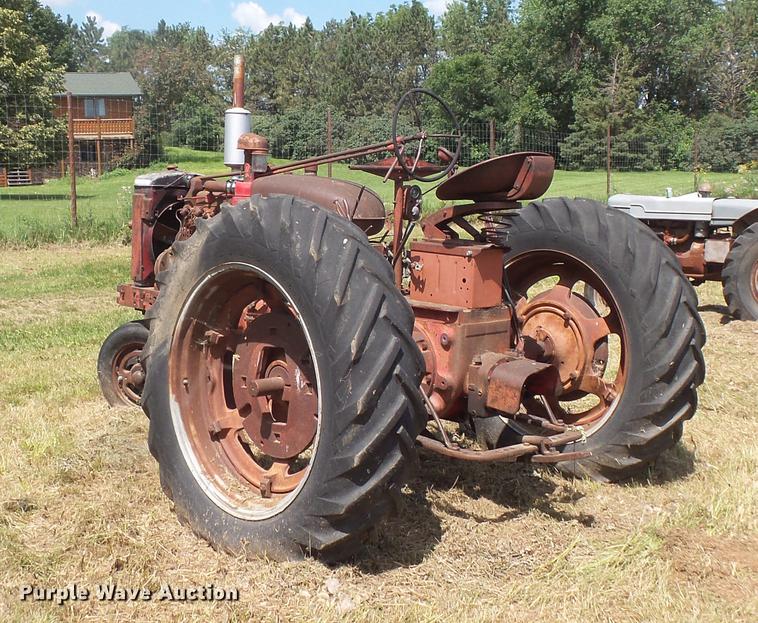 image for item EV9021 Farmall Super MD-TA tractor
