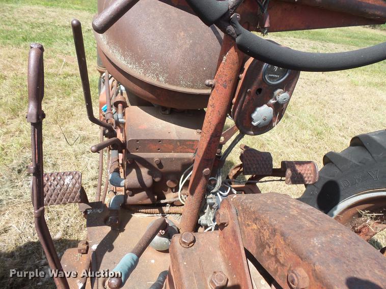 image for item EV9021 Farmall Super MD-TA tractor