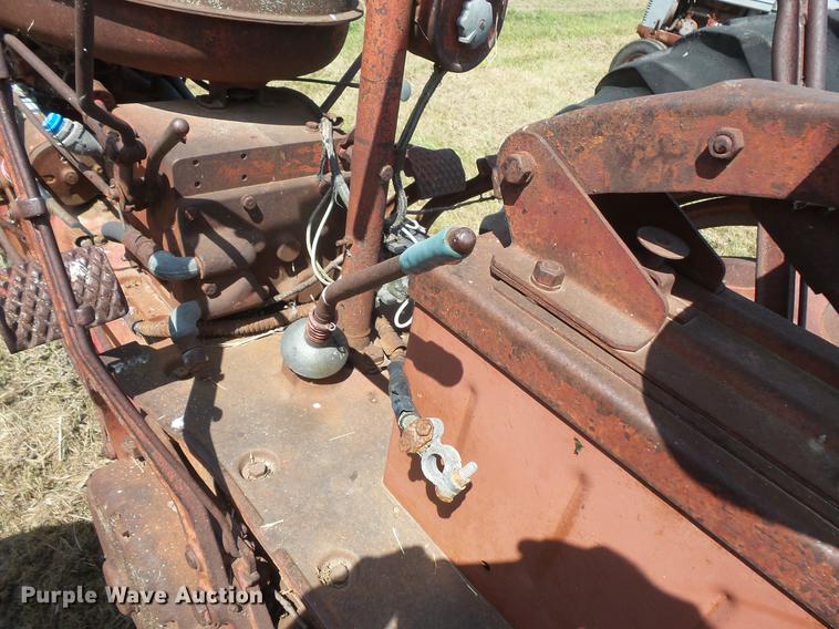 image for item EV9021 Farmall Super MD-TA tractor