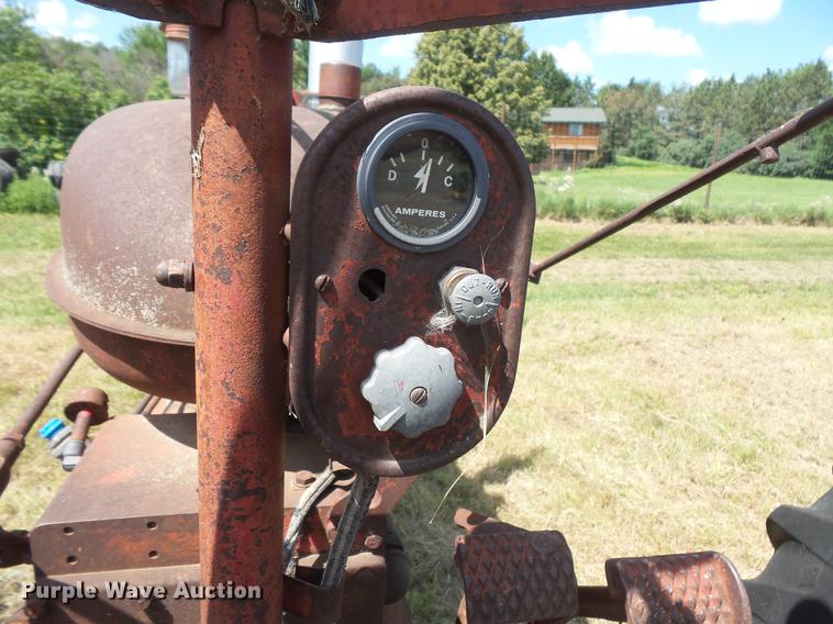 image for item EV9021 Farmall Super MD-TA tractor