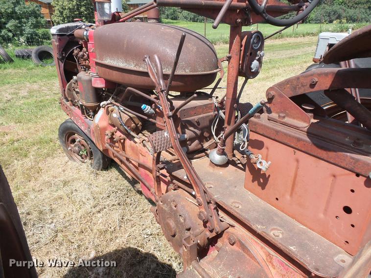 image for item EV9021 Farmall Super MD-TA tractor