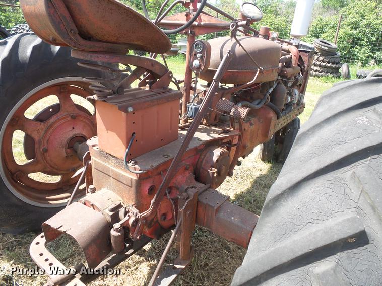image for item EV9021 Farmall Super MD-TA tractor