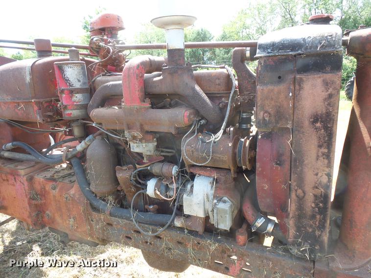 image for item EV9021 Farmall Super MD-TA tractor
