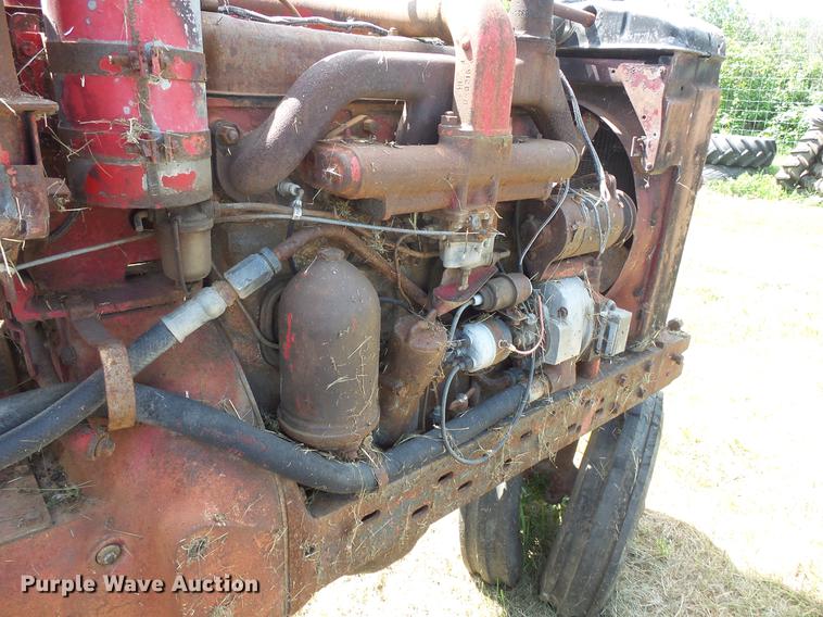 image for item EV9021 Farmall Super MD-TA tractor