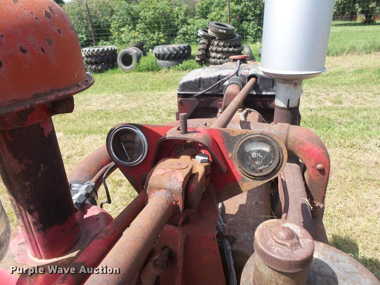 image for item EV9021 Farmall Super MD-TA tractor