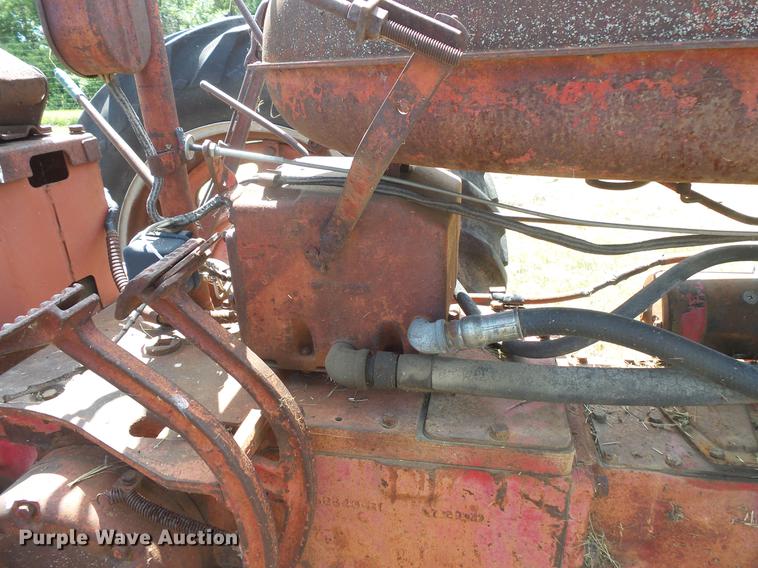 image for item EV9021 Farmall Super MD-TA tractor