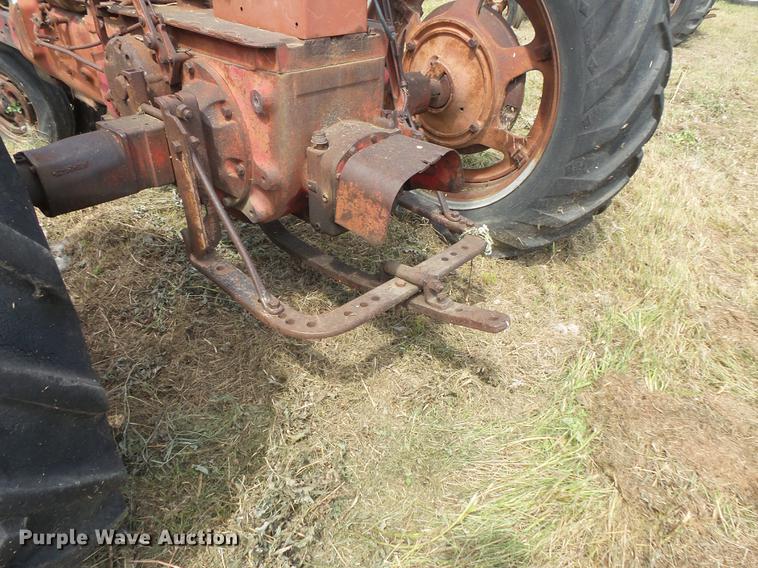 image for item EV9021 Farmall Super MD-TA tractor