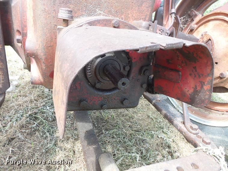 image for item EV9021 Farmall Super MD-TA tractor