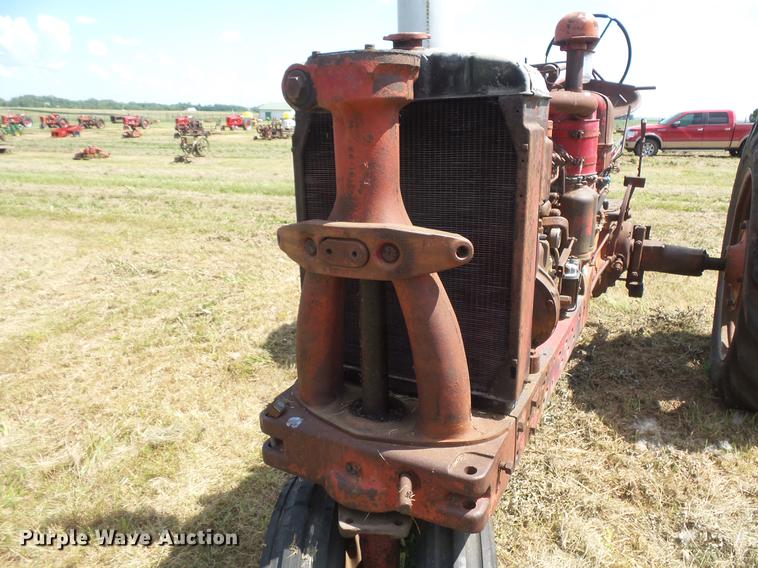 image for item EV9021 Farmall Super MD-TA tractor