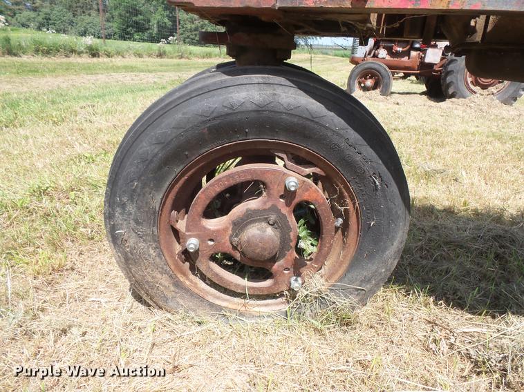 image for item EV9021 Farmall Super MD-TA tractor