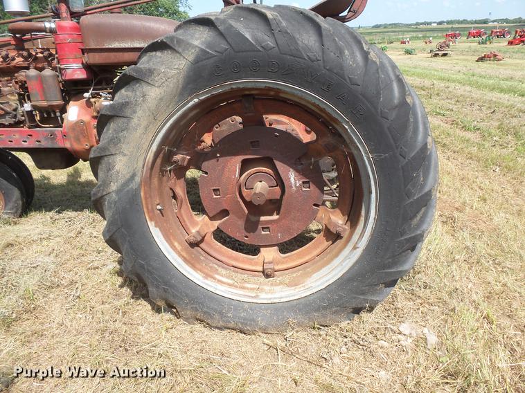 image for item EV9021 Farmall Super MD-TA tractor