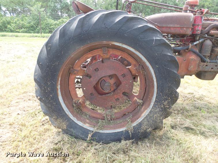 image for item EV9021 Farmall Super MD-TA tractor