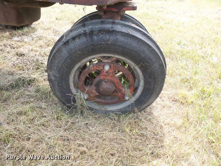 image for item EV9021 Farmall Super MD-TA tractor