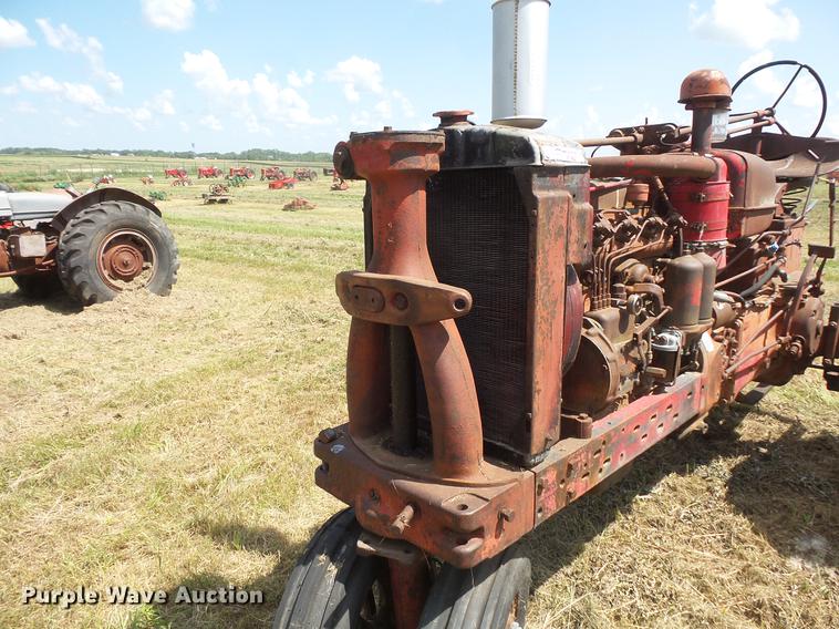 image for item EV9021 Farmall Super MD-TA tractor