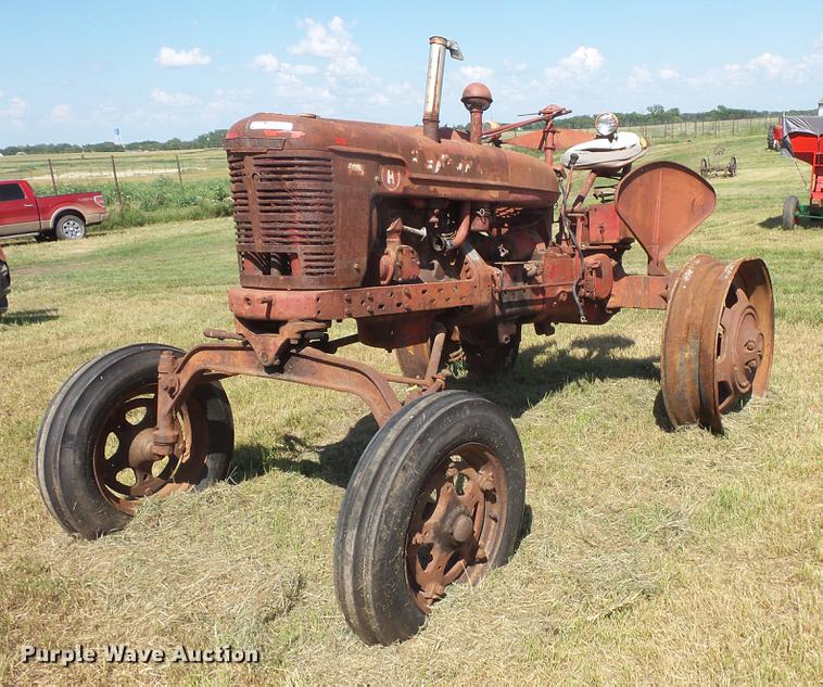 image for item EV9032 Farmall H tractor