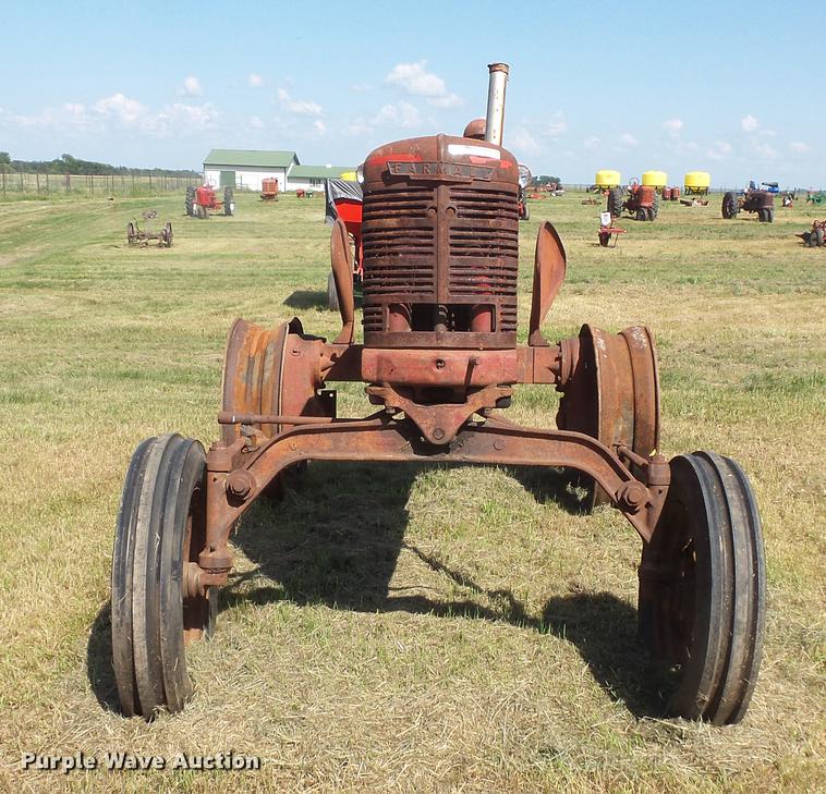 image for item EV9032 Farmall H tractor