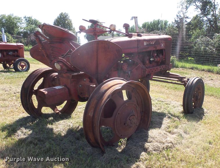 image for item EV9032 Farmall H tractor