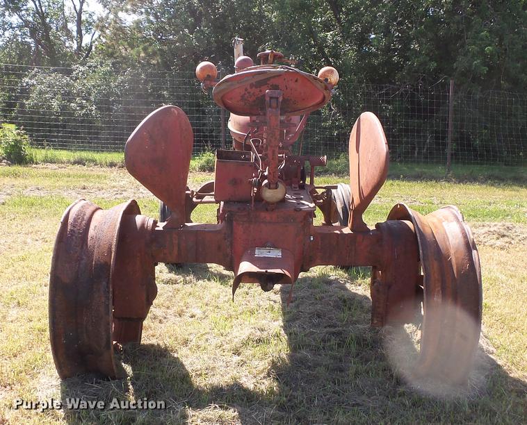 image for item EV9032 Farmall H tractor